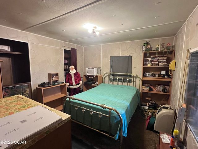 610 N Tom Street, Webb City, MO 64870