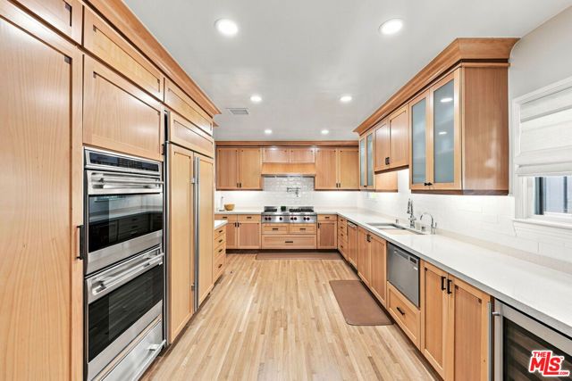 1712 S Wooster Street, Los Angeles, CA 90035