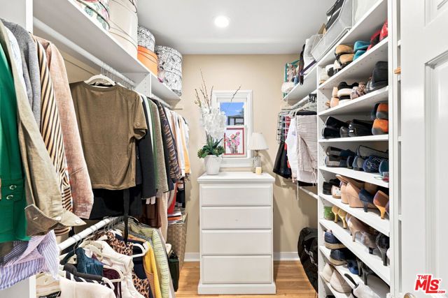 1712 S Wooster Street, Los Angeles, CA 90035