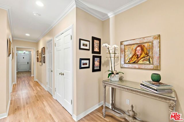 1712 S Wooster Street, Los Angeles, CA 90035
