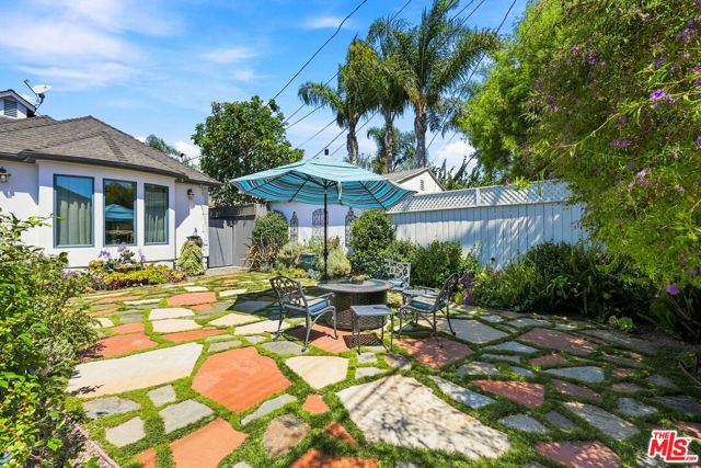 1712 S Wooster Street, Los Angeles, CA 90035