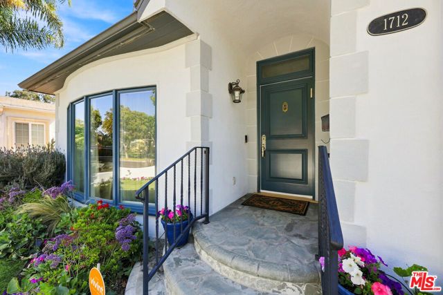 1712 S Wooster Street, Los Angeles, CA 90035