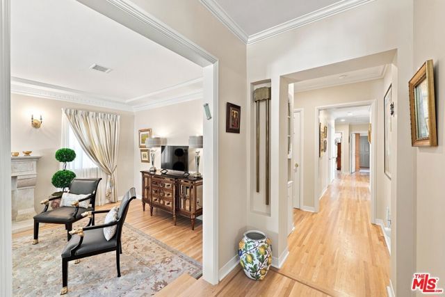1712 S Wooster Street, Los Angeles, CA 90035
