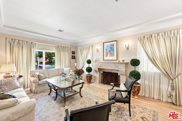 1712 S Wooster Street, Los Angeles, CA 90035