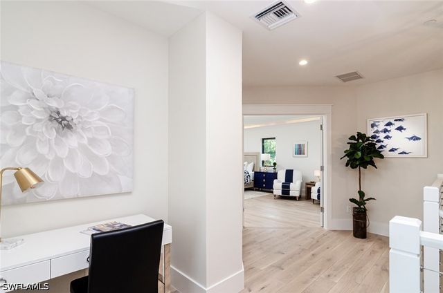 930 9th ST S 930, Naples, FL 34102