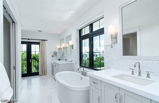 930 9th ST S 930, Naples, FL 34102