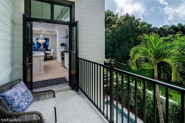 930 9th ST S 930, Naples, FL 34102