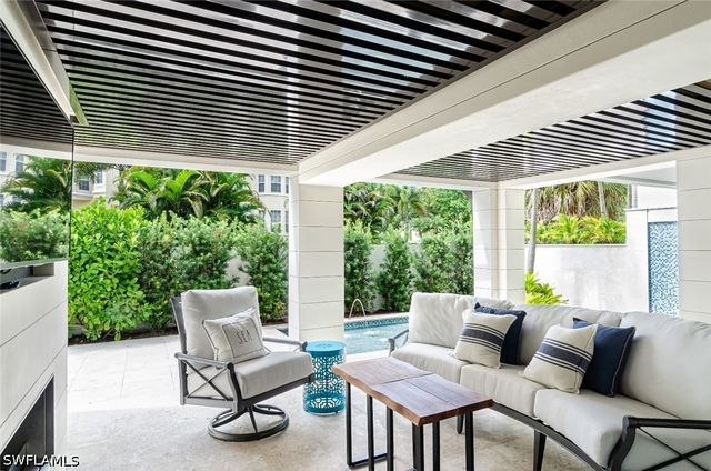930 9th ST S 930, Naples, FL 34102