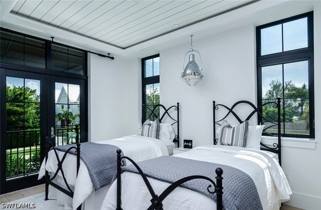 930 9th ST S 930, Naples, FL 34102