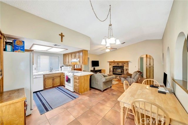 729 N Sunland Drive, Ridgecrest, CA 93555