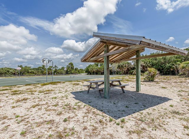 886 EUCLID ROAD, Venice, FL 34293