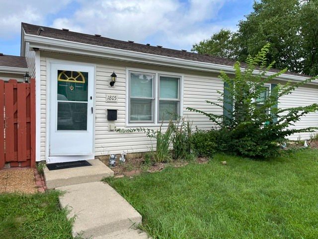 1811 Jamestown Circle 1811, Hoffman Estates, IL 60169