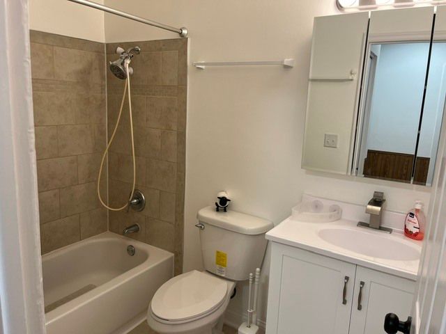 1811 Jamestown Circle 1811, Hoffman Estates, IL 60169