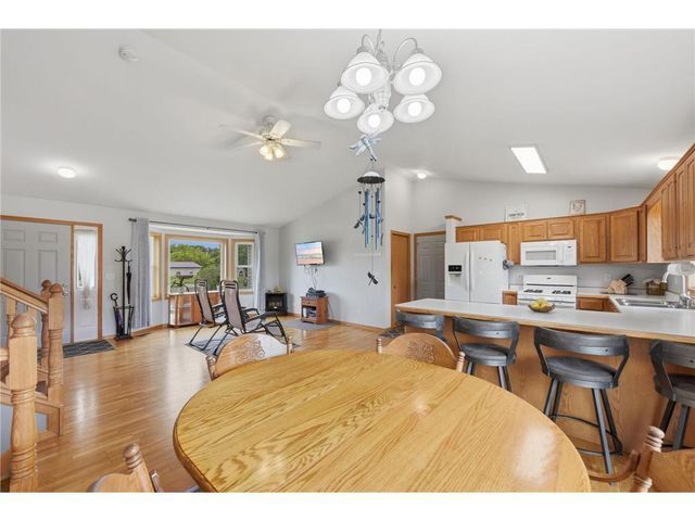 682 Old Hopkins Place, Hudson, WI 54016