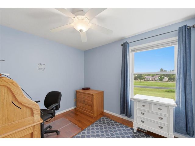 682 Old Hopkins Place, Hudson, WI 54016