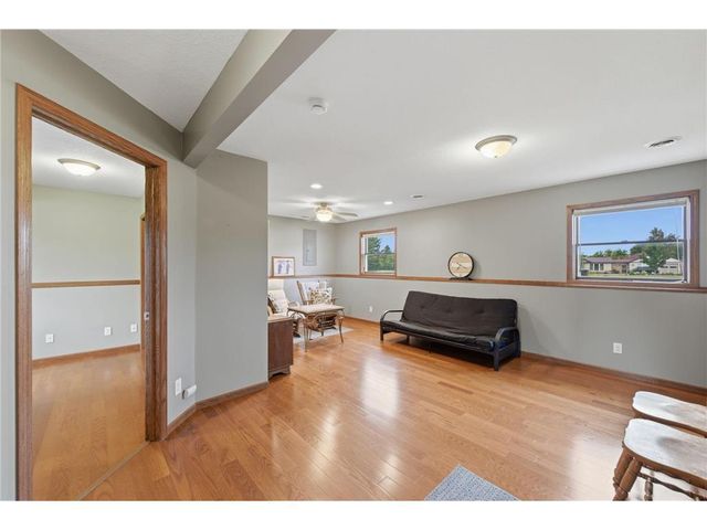 682 Old Hopkins Place, Hudson, WI 54016