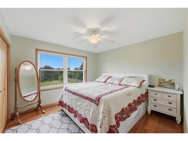 682 Old Hopkins Place, Hudson, WI 54016
