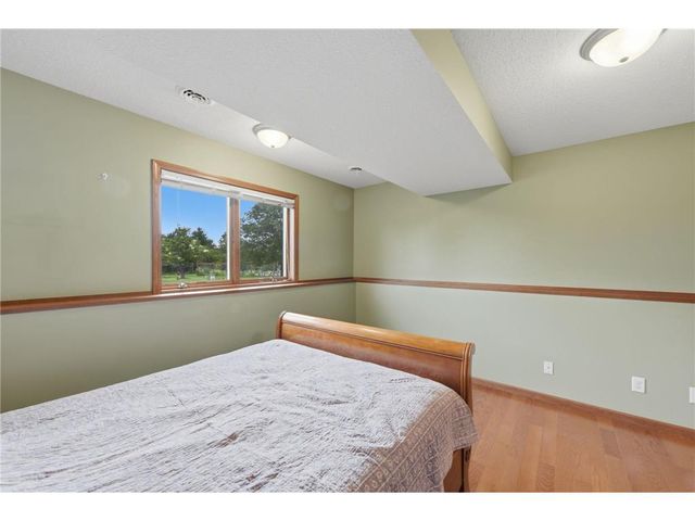 682 Old Hopkins Place, Hudson, WI 54016