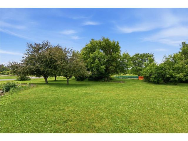 682 Old Hopkins Place, Hudson, WI 54016