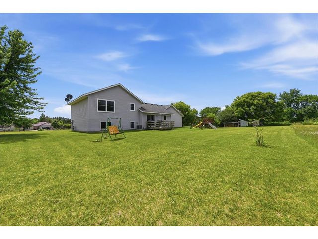 682 Old Hopkins Place, Hudson, WI 54016