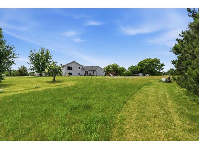 682 Old Hopkins Place, Hudson, WI 54016