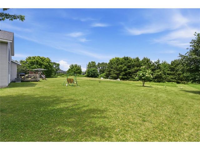 682 Old Hopkins Place, Hudson, WI 54016