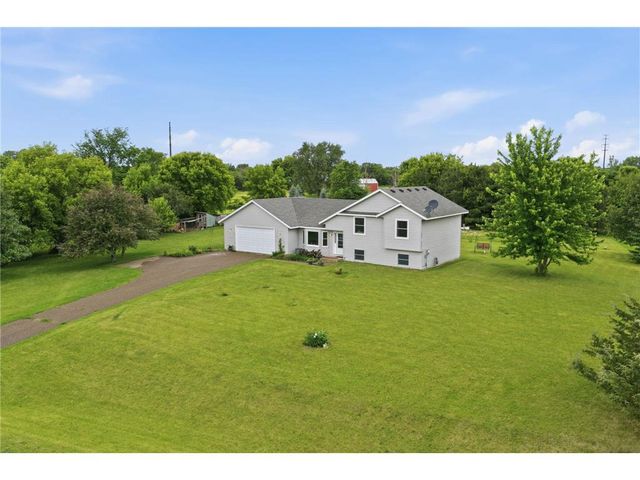 682 Old Hopkins Place, Hudson, WI 54016