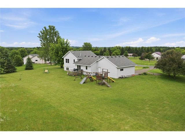 682 Old Hopkins Place, Hudson, WI 54016