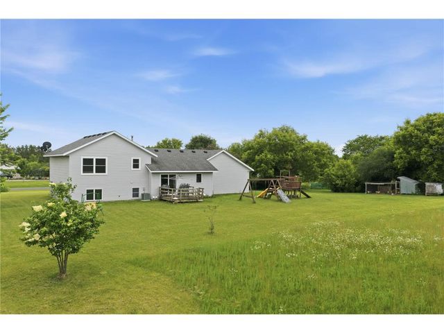 682 Old Hopkins Place, Hudson, WI 54016
