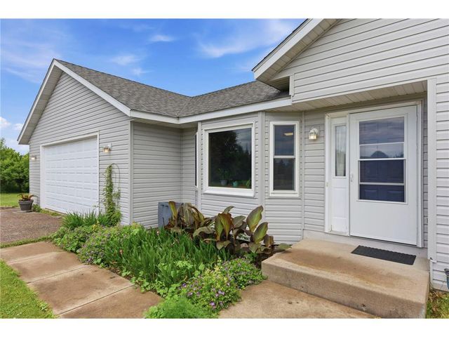 682 Old Hopkins Place, Hudson, WI 54016
