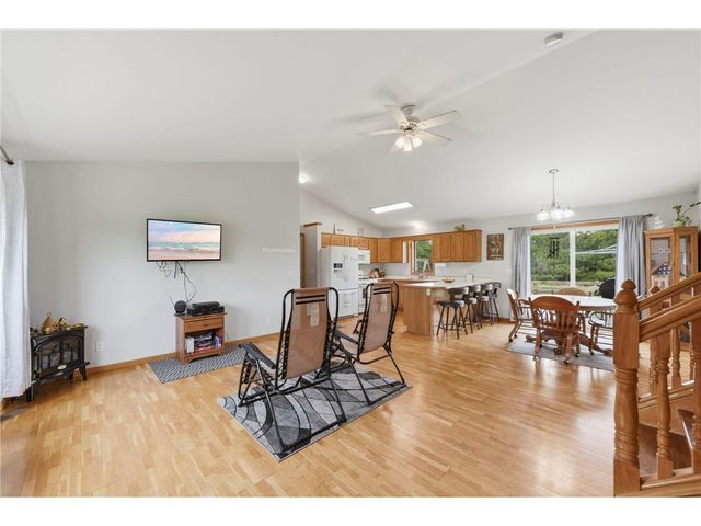 682 Old Hopkins Place, Hudson, WI 54016