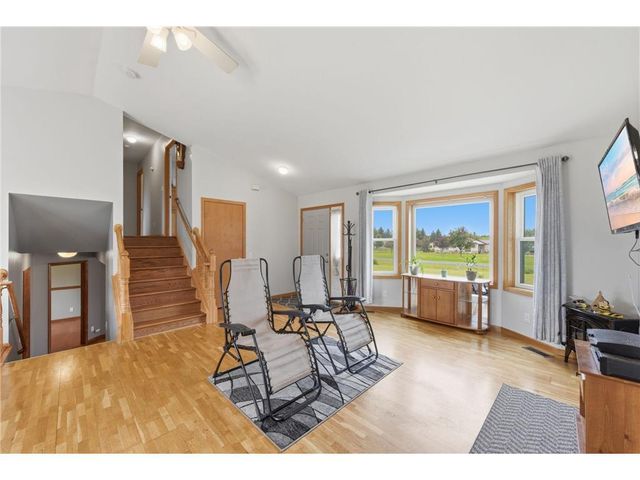 682 Old Hopkins Place, Hudson, WI 54016