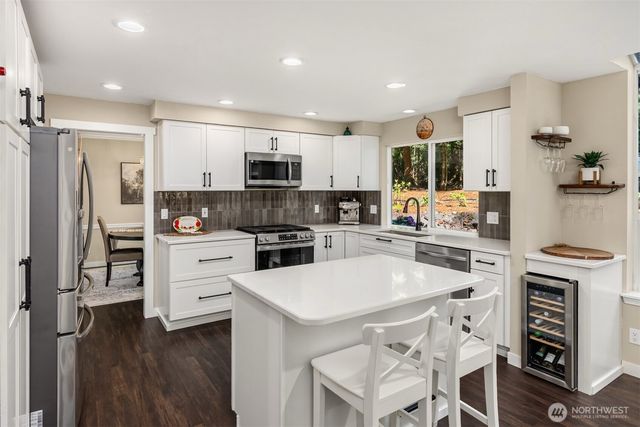 1636 NW Nassau Court, Poulsbo, WA 98370