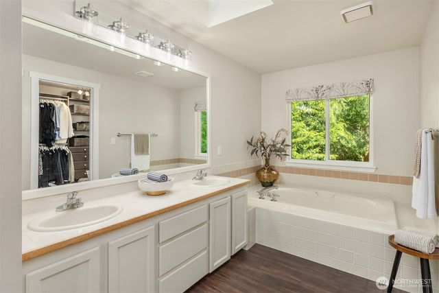1636 NW Nassau Court, Poulsbo, WA 98370