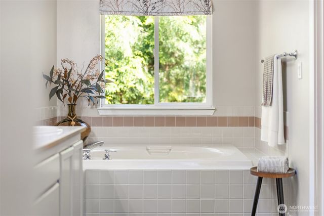 1636 NW Nassau Court, Poulsbo, WA 98370