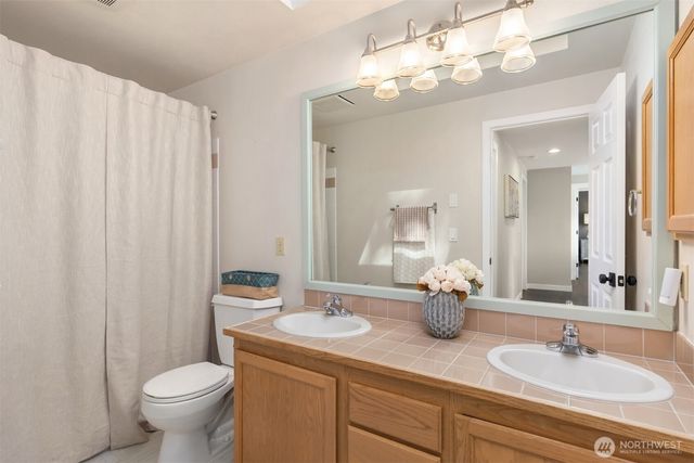 1636 NW Nassau Court, Poulsbo, WA 98370