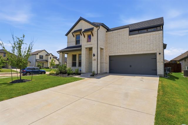 631 Southern Hills Drive, Red Oak, TX 75154