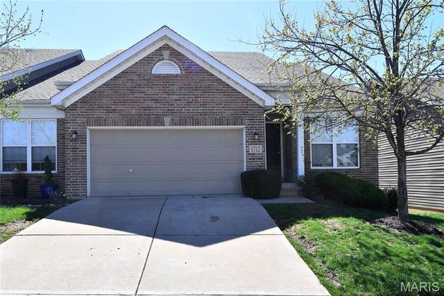1712 Preston Centre Drive, Fenton, MO 63026