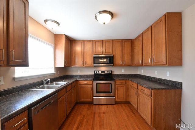 1712 Preston Centre Drive, Fenton, MO 63026