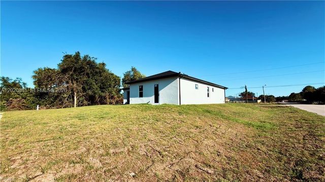 3114 6th st W, Other City - In The State Of Florida, FL 33971