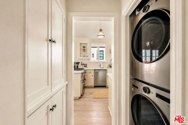 6537 Moore Drive, Los Angeles, CA 90048