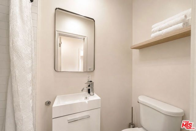 6537 Moore Drive, Los Angeles, CA 90048