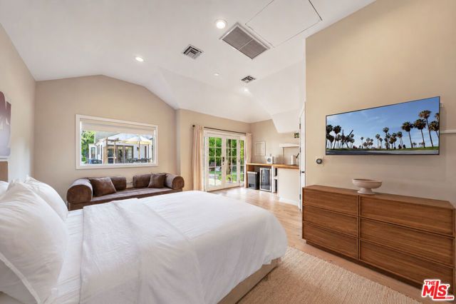 6537 Moore Drive, Los Angeles, CA 90048