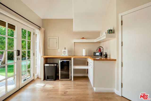 6537 Moore Drive, Los Angeles, CA 90048