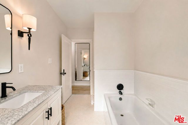 6537 Moore Drive, Los Angeles, CA 90048