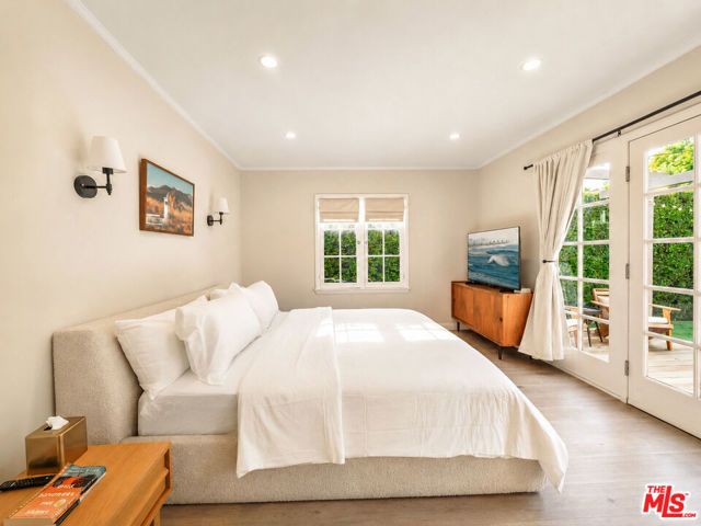 6537 Moore Drive, Los Angeles, CA 90048