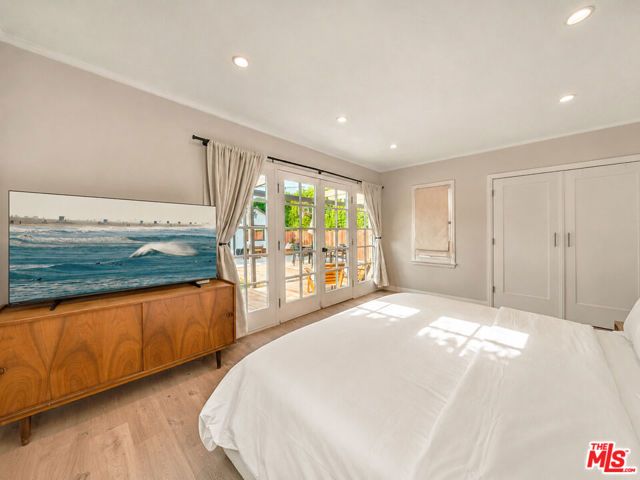 6537 Moore Drive, Los Angeles, CA 90048