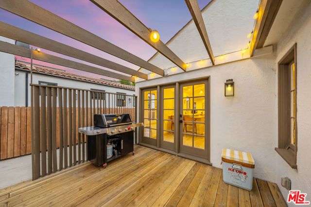 6537 Moore Drive, Los Angeles, CA 90048