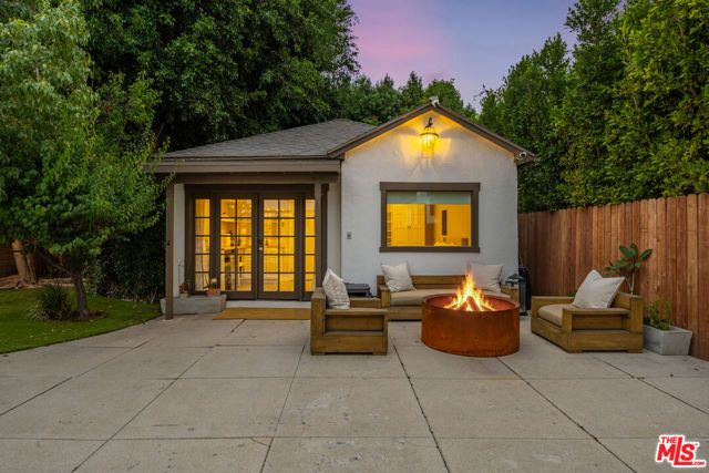 6537 Moore Drive, Los Angeles, CA 90048