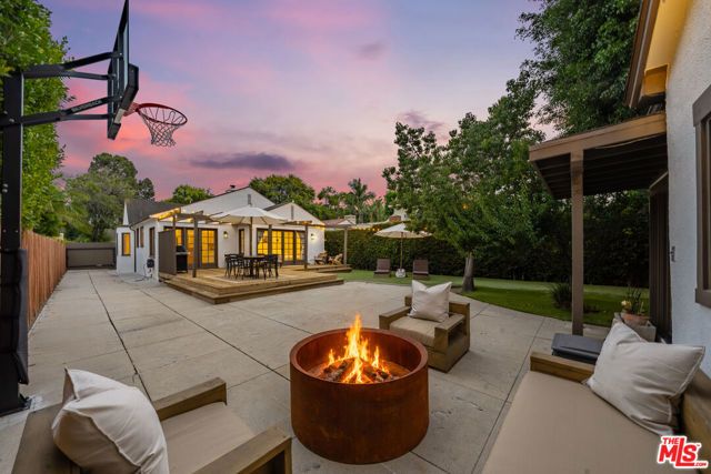 6537 Moore Drive, Los Angeles, CA 90048